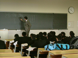 https://www.jhs.tohoku-gakuin.ac.jp/info/assets_c/2011/12/iz1-thumb-250x187-985.jpg